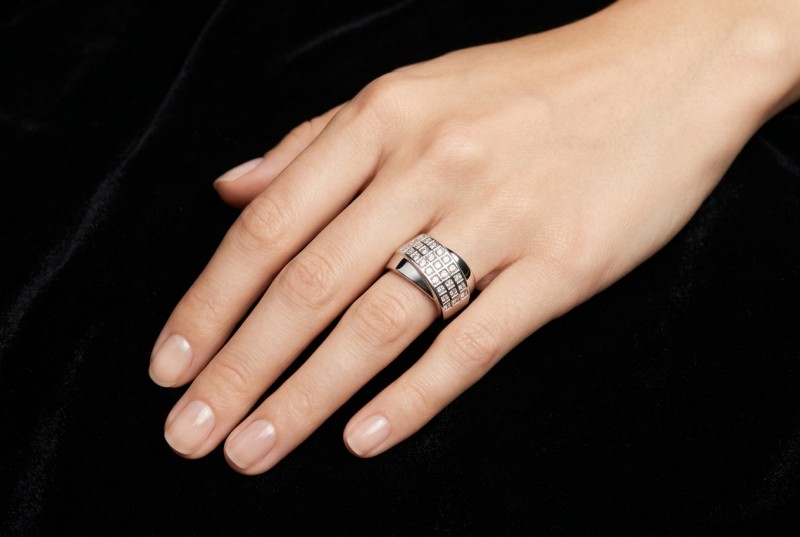 Ring Diamanten Geometrisches Design Massive Weißgold Goldschmiedearbeit 