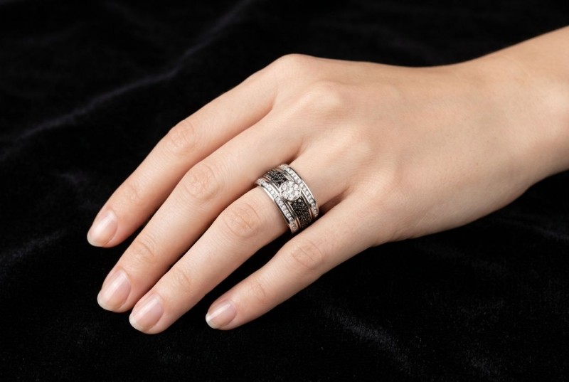 FABIANI Ring Bandring mit schwarzen und weißen Diamanten in Weißgold 585 