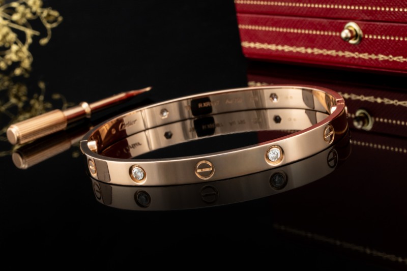 Cartier Love Armreif Bracelet mit Diamanten 750er Roségold Full Set 2025 
