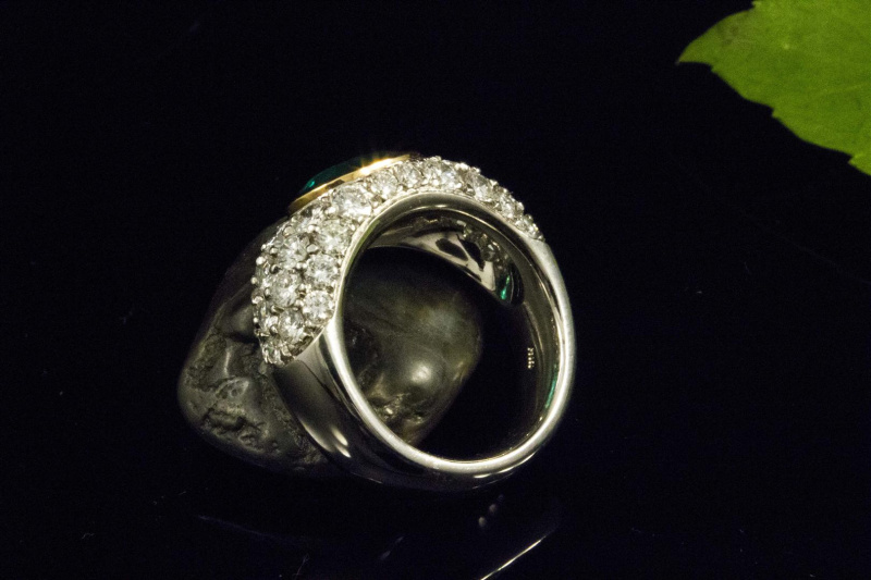 Hans Dieter Krieger Ring mit Smaragd und Brillanten in 950er Platin 