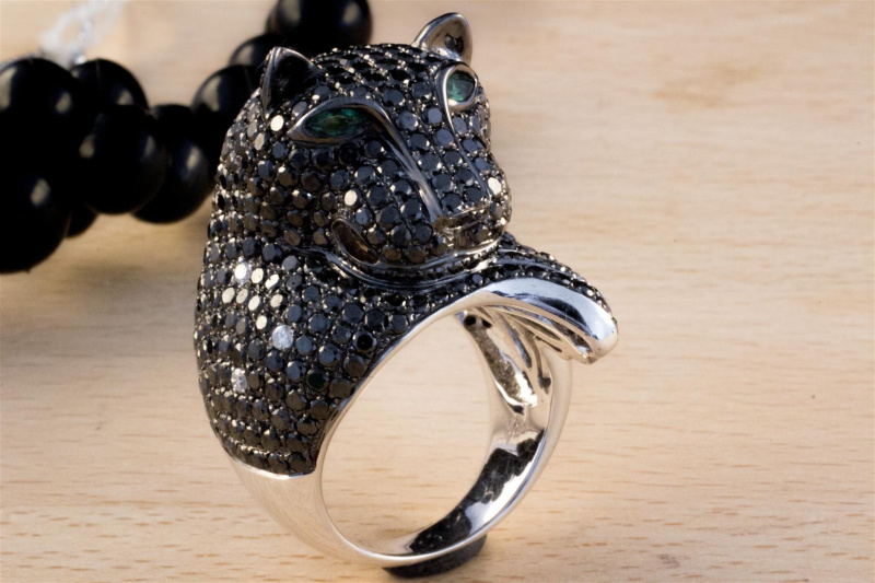 PANTHER Ring Tier MOTIV mit Brillanten in 750 Weißgold  