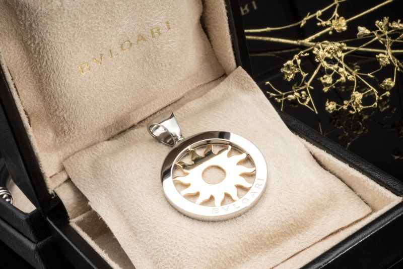 BVLGARI Tondo Sun Collier Kette Leder mit Anhänger Sonne in 750er Gold 