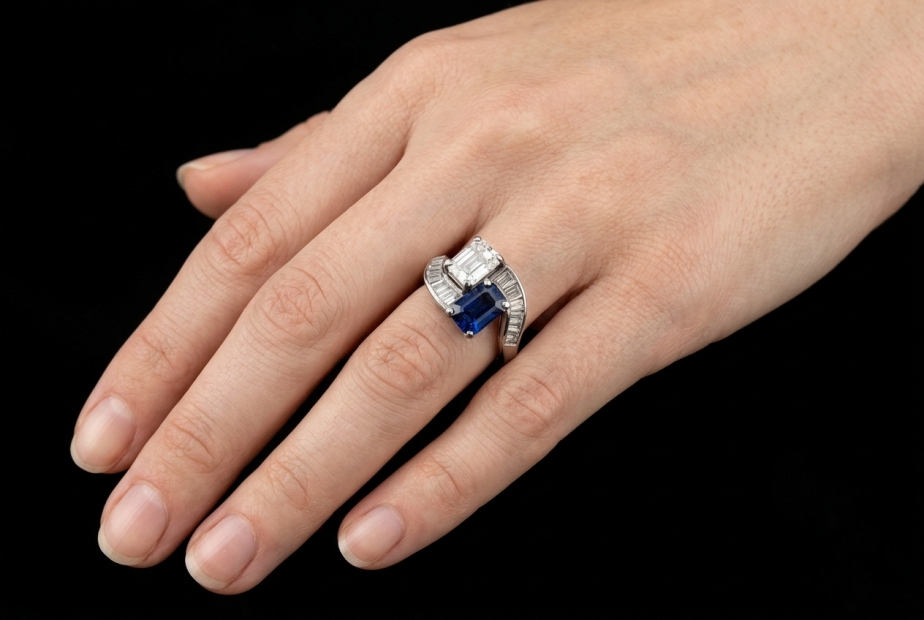 Beeindruckender Ring Blau Weiß mit Saphir und Diamanten in Weißgold 750 