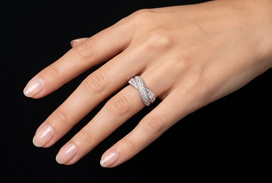 Mauboussin Paris Ring Crossover Design mit Diamanten in 750er Weißgold 