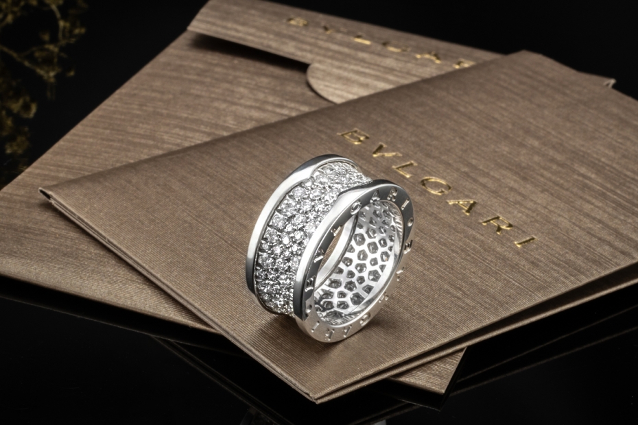 BVLGARI B.zero1 Ring mit Pavé Diamanten Großes Modell in 750er Weißgold 