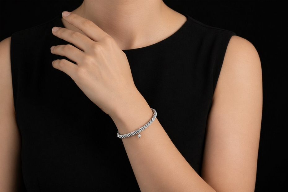 Wellendorff Armband Prinzesse Seidenkordel mit Diamant in 750er Weißgold 