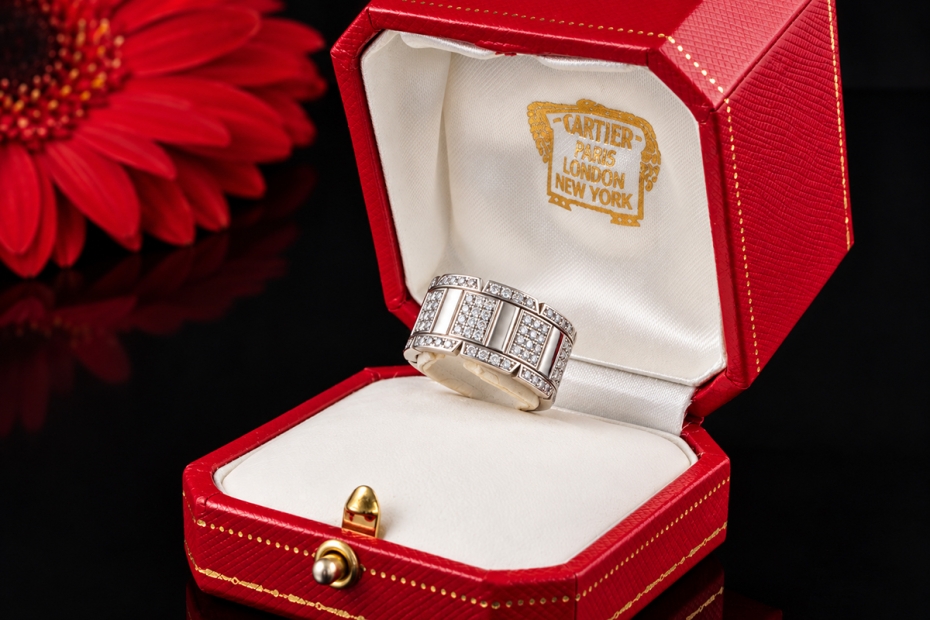 Cartier Tank Française Ring Breites Modell mit Diamanten in Weißgold 750 