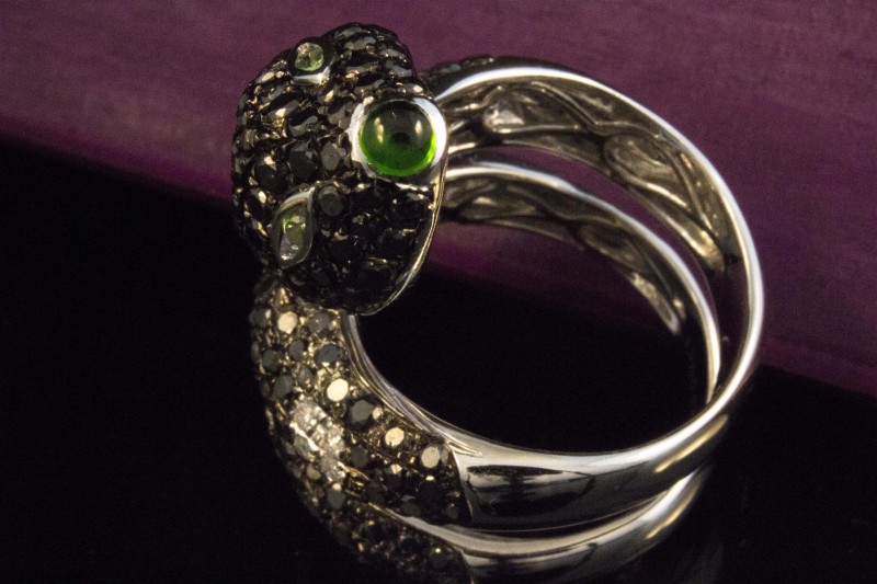 Tier Motiv Ring Schlange mit Brillanten in 750 Weißgold 