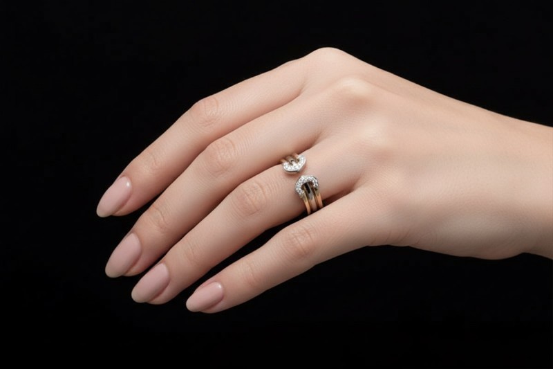 Cartier Ring C de Cartier Doppel C mit Diamanten in 750er Gold Tricolor 