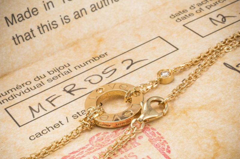 Cartier Love Collier Kette mit Anhänger 2 Diamanten in 750er Gelbgold 