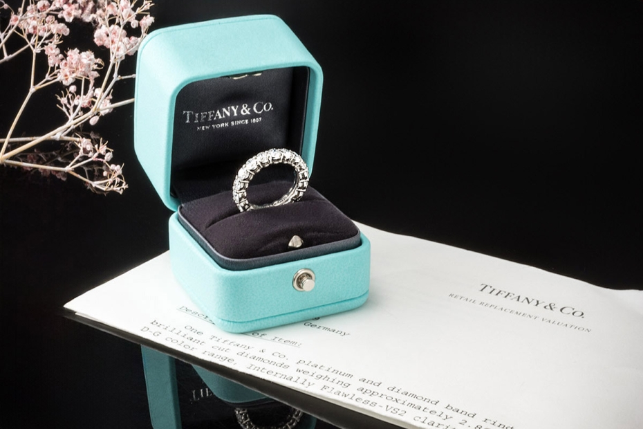 Tiffany & Co. Forever Ring Memoire Ehering mit Diamanten in 950er Platin 