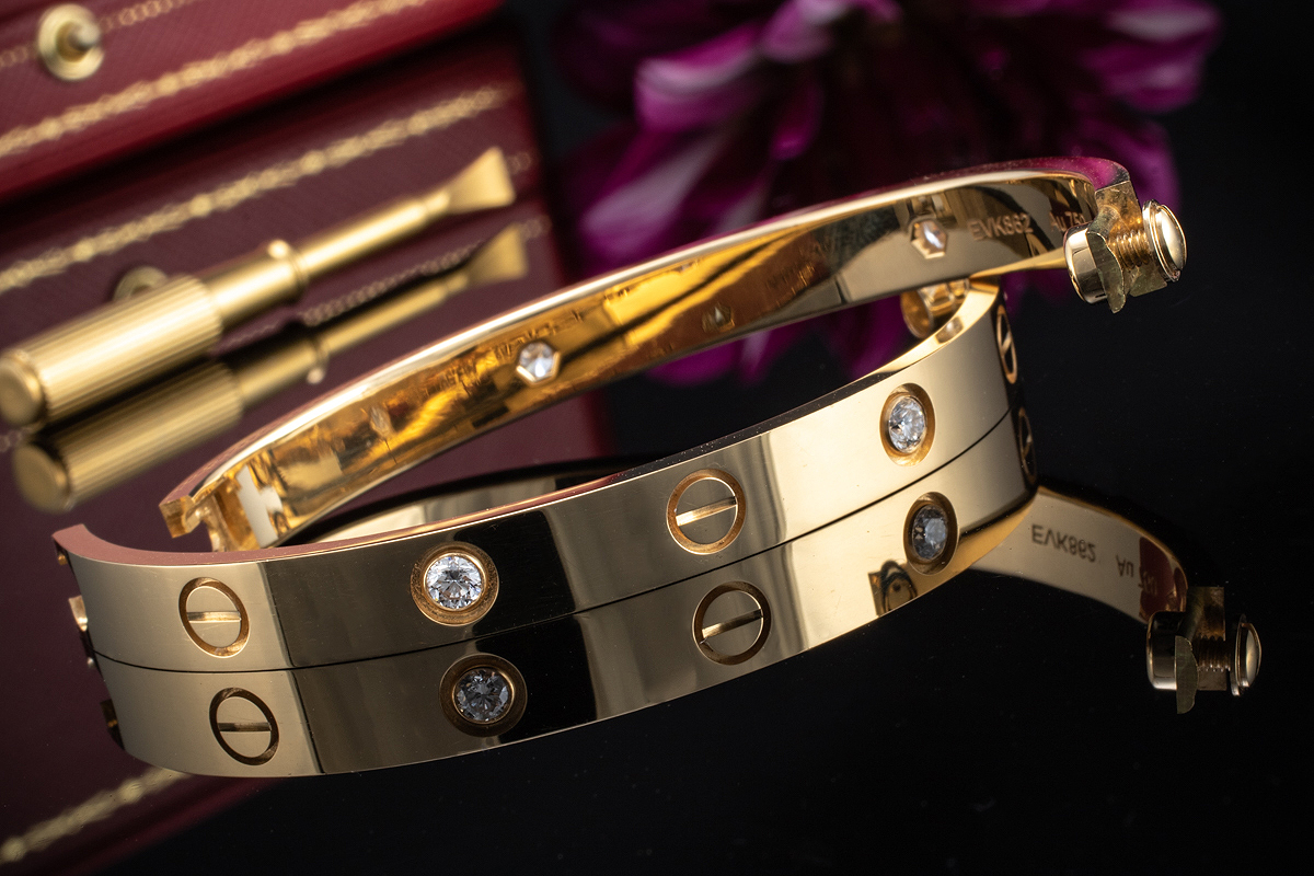 Cartier Love Armreif Armband Bracelet mit 4 Diamanten in Gelbgold Gr. 16
